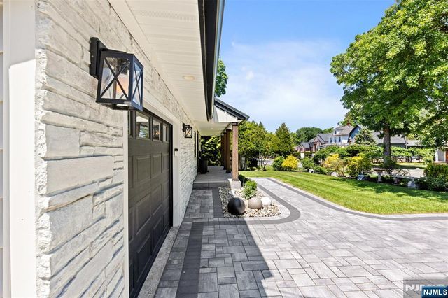 502 Closter Dock Road, Closter, NJ 07624
