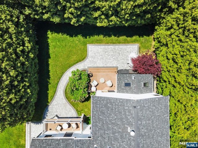 502 Closter Dock Road, Closter, NJ 07624