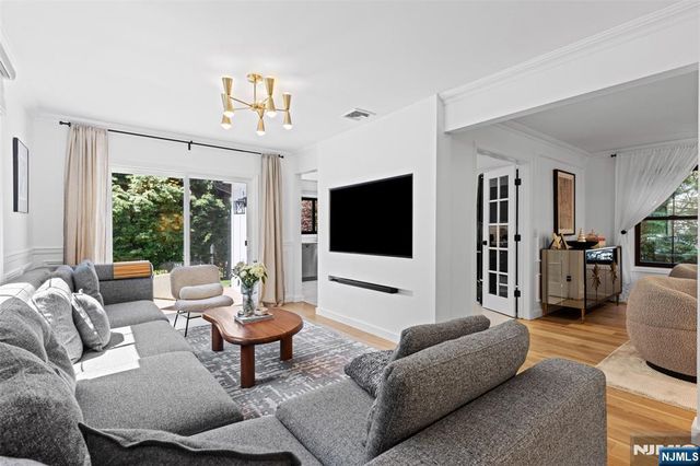 502 Closter Dock Road, Closter, NJ 07624