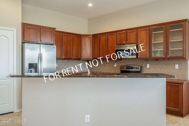 10737 S Miralago Drive, Vail, AZ 85641