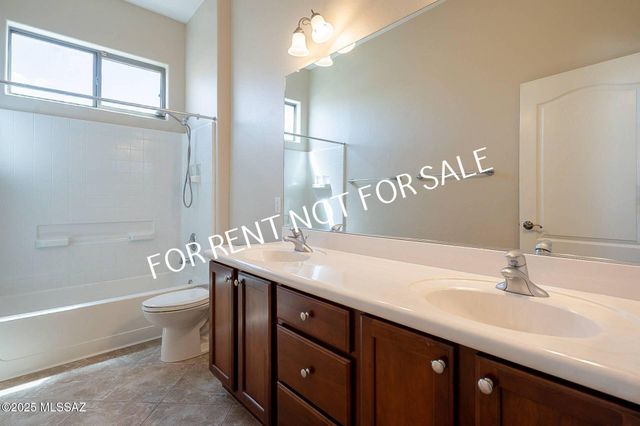 10737 S Miralago Drive, Vail, AZ 85641