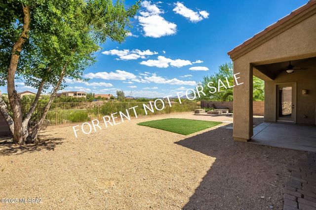 10737 S Miralago Drive, Vail, AZ 85641