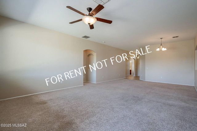 10737 S Miralago Drive, Vail, AZ 85641