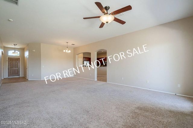 10737 S Miralago Drive, Vail, AZ 85641