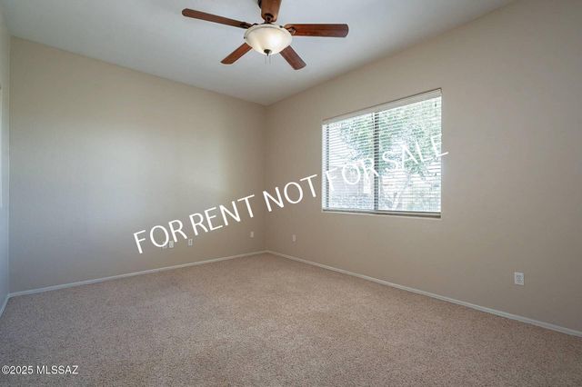 10737 S Miralago Drive, Vail, AZ 85641