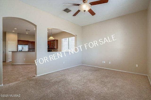 10737 S Miralago Drive, Vail, AZ 85641