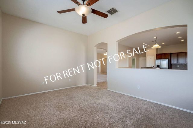 10737 S Miralago Drive, Vail, AZ 85641