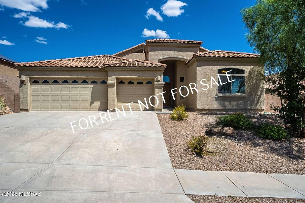 10737 S Miralago Drive, Vail, AZ 85641