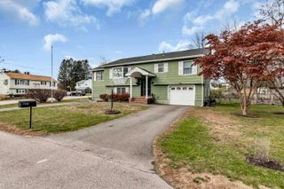 14 Tessier Street, Hudson, NH 03051