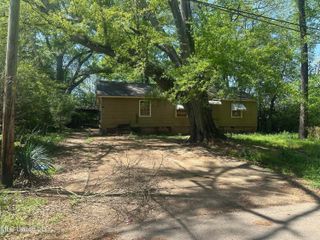 2805 Fairhill Drive, Jackson, MS 39212
