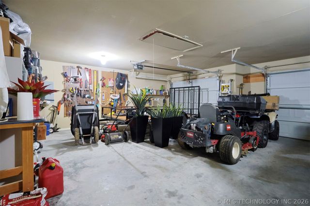 5804 E 147th Street North, Collinsville, OK 74021