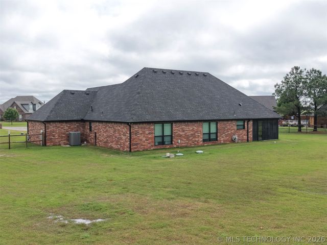 5804 E 147th Street North, Collinsville, OK 74021