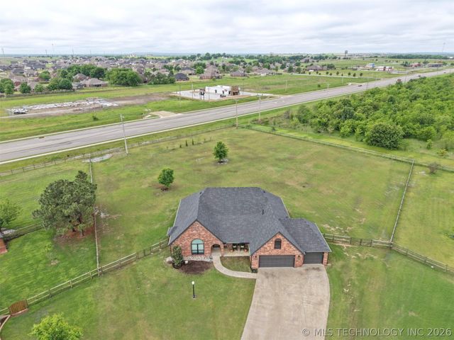 5804 E 147th Street North, Collinsville, OK 74021