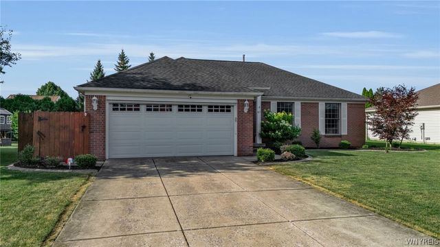 43 Woodgate Drive, Lancaster, NY 14086