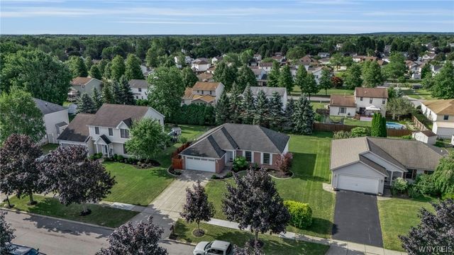 43 Woodgate Drive, Lancaster, NY 14086