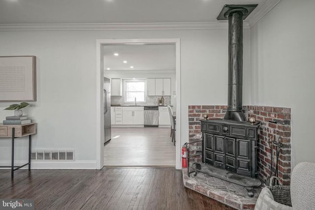 126 FAIRFAX DR, Cinnaminson, NJ 08077