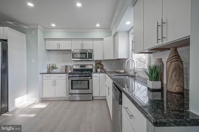 126 FAIRFAX DR, Cinnaminson, NJ 08077