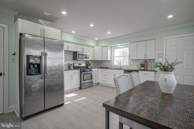 126 FAIRFAX DR, Cinnaminson, NJ 08077