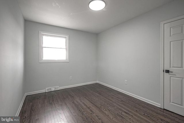 126 FAIRFAX DR, Cinnaminson, NJ 08077