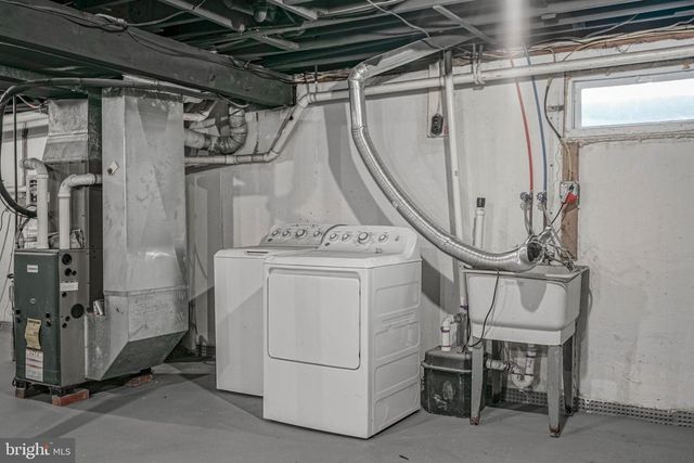 126 FAIRFAX DR, Cinnaminson, NJ 08077