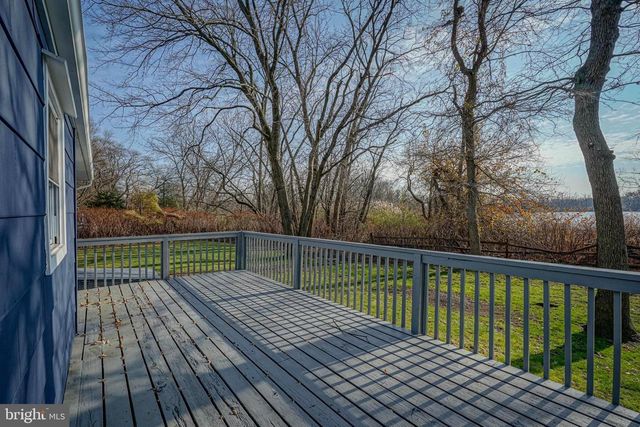 126 FAIRFAX DR, Cinnaminson, NJ 08077