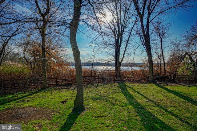 126 FAIRFAX DR, Cinnaminson, NJ 08077