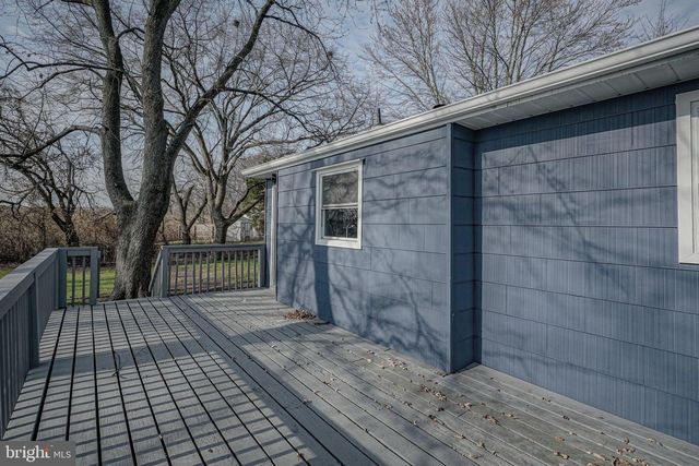 126 FAIRFAX DR, Cinnaminson, NJ 08077