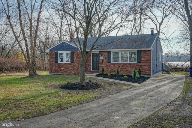 126 FAIRFAX DR, Cinnaminson, NJ 08077