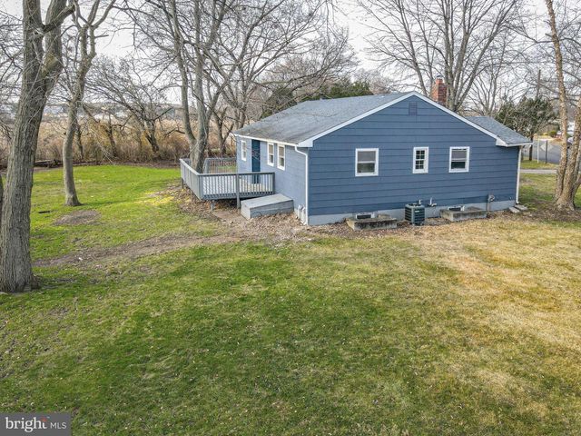 126 FAIRFAX DR, Cinnaminson, NJ 08077