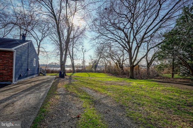 126 FAIRFAX DR, Cinnaminson, NJ 08077