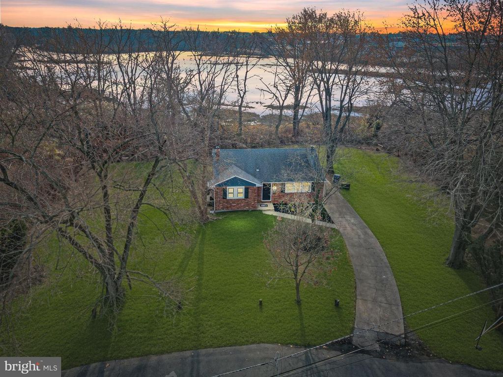 126 FAIRFAX DR, Cinnaminson, NJ 08077