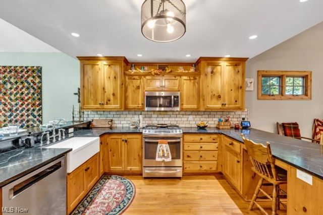 1210 High View Drive, Wadsworth, OH 44281