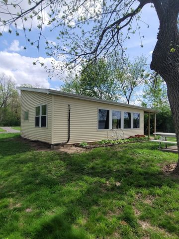 2365 S High Street, Port Byron, IL 61275