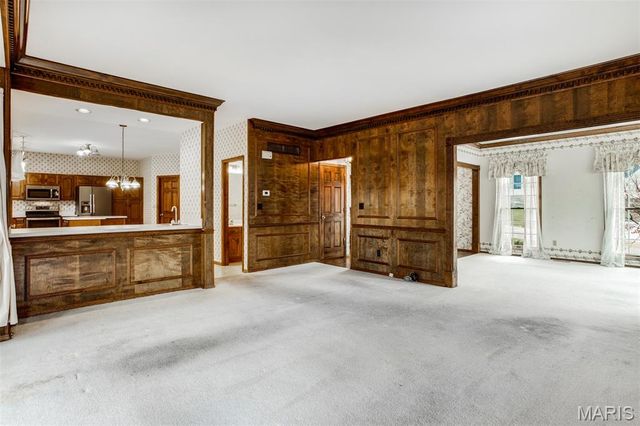 719 Carman Meadows Drive, Manchester, MO 63021