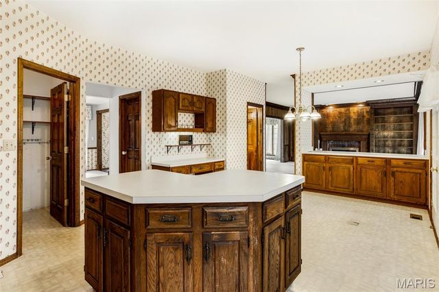 719 Carman Meadows Drive, Manchester, MO 63021