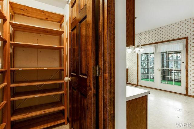 719 Carman Meadows Drive, Manchester, MO 63021