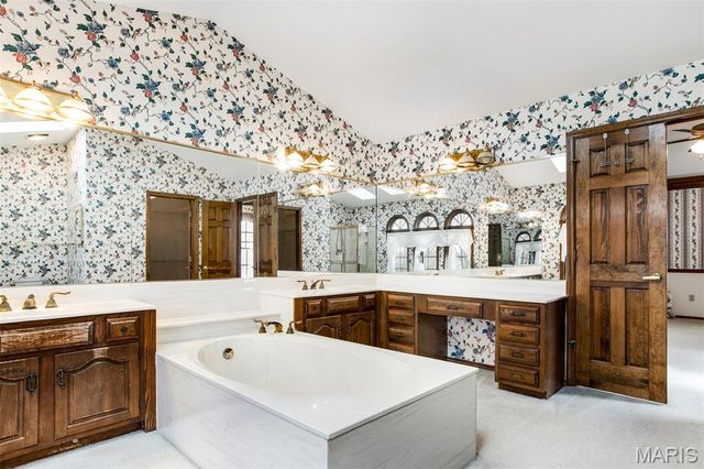 719 Carman Meadows Drive, Manchester, MO 63021