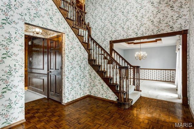 719 Carman Meadows Drive, Manchester, MO 63021