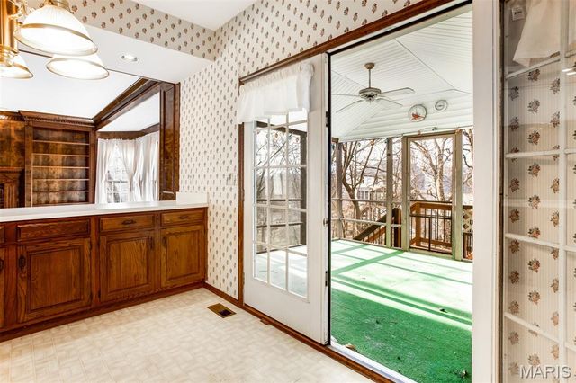 719 Carman Meadows Drive, Manchester, MO 63021