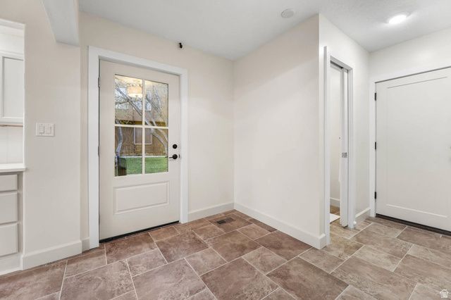 58 WHITE BARN, Pleasant View, UT 84414