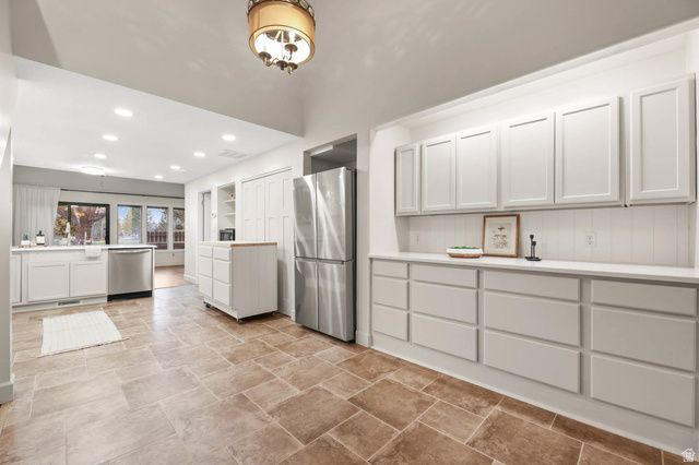 58 WHITE BARN, Pleasant View, UT 84414