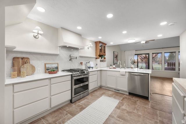 58 WHITE BARN, Pleasant View, UT 84414