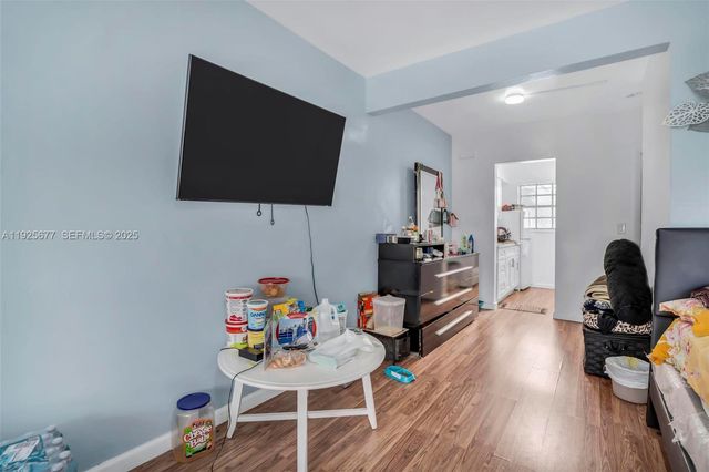 635 8th St 205, Miami Beach, FL 33139