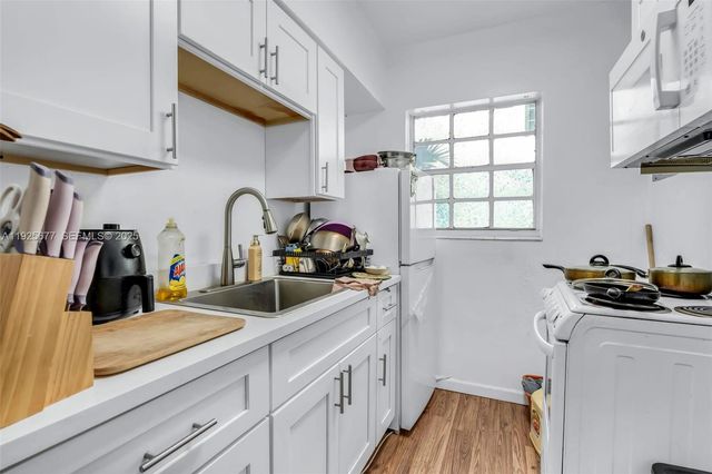 635 8th St 205, Miami Beach, FL 33139