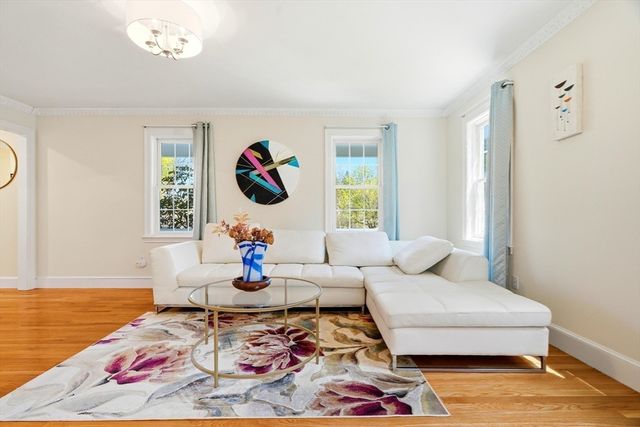 1 Village Ln, Littleton, MA 01460