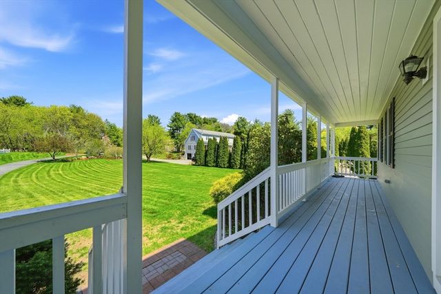 1 Village Ln, Littleton, MA 01460