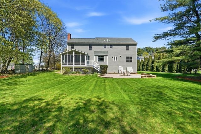 1 Village Ln, Littleton, MA 01460