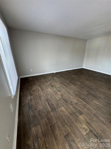 2022 Harvest Lane 16, Charlotte, NC 28210