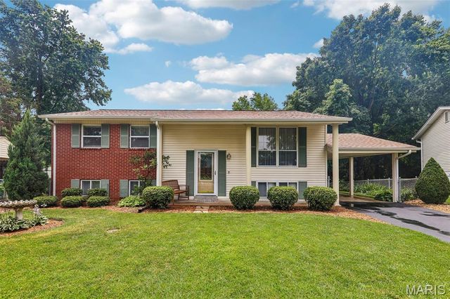 11906 Flushing Drive, Maryland Heights, MO 63043