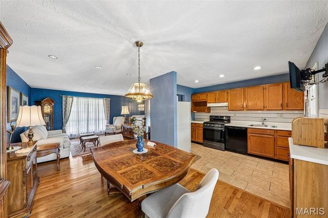 11906 Flushing Drive, Maryland Heights, MO 63043